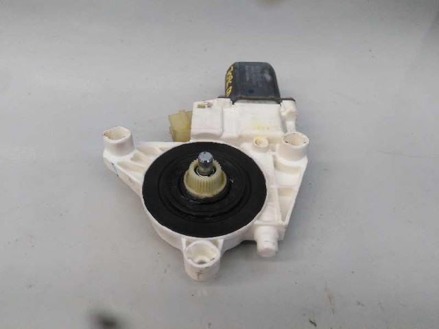 A2518200842 Motor del elevalunas de la puerta delantera derecha  en stock Granada