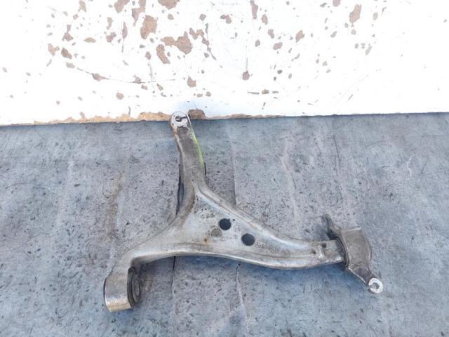 Brazo inferior derecho de la suspensión delantera A2923300800 MERCEDES
