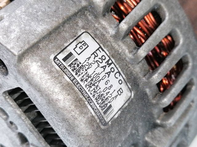 MAZDA A2TJ0681A Alternador  disponible España