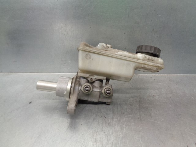 Cilindro maestro de frenos A4154300001 MERCEDES
