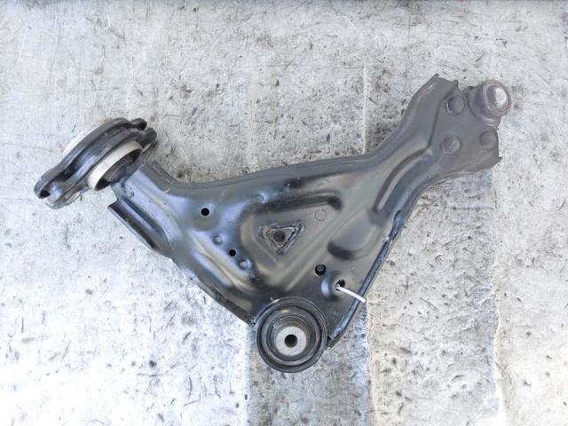 A4473301407 MERCEDES Brazo inferior izquierdo de la suspensión delantera  disponible Ourense