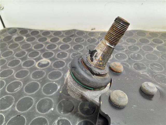 MERCEDES A4473301407 Brazo inferior izquierdo de la suspensión delantera  disponible Valladolid