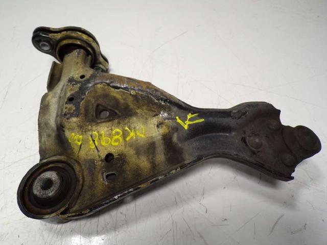 MERCEDES A4473301407 Brazo inferior izquierdo de la suspensión delantera  en stock Terrassa