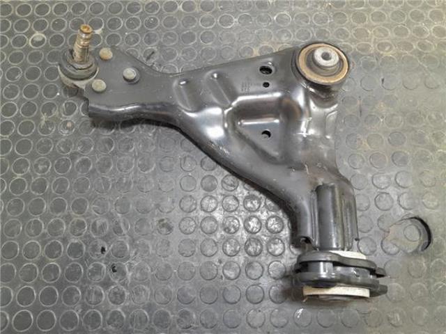 MERCEDES A4473301407 Brazo inferior izquierdo de la suspensión delantera  en stock Valencia