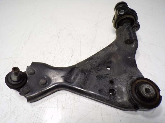 A4473301407 MERCEDES Brazo inferior izquierdo de la suspensión delantera  comprar en Lleida