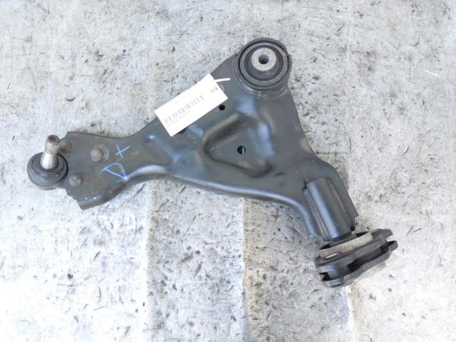 A4473301507 Brazo inferior derecho de la suspensión delantera  disponible Burgos