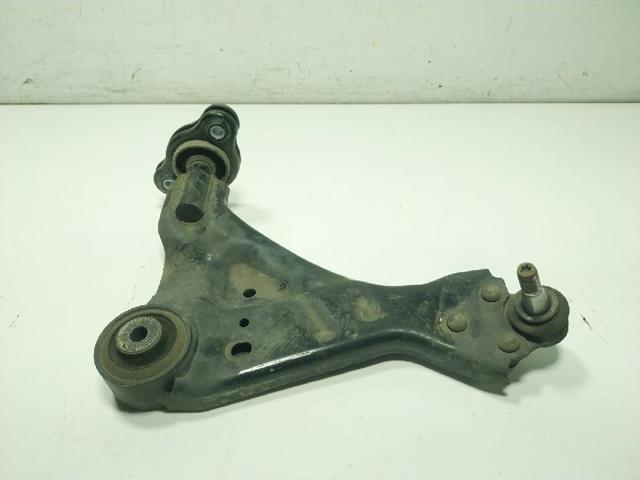 Brazo inferior derecho de la suspensión delantera A4473301507 MERCEDES
