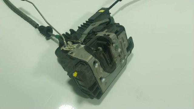 A4477200035 Cerradura de puerta delantera izquierda  disponible Utrera