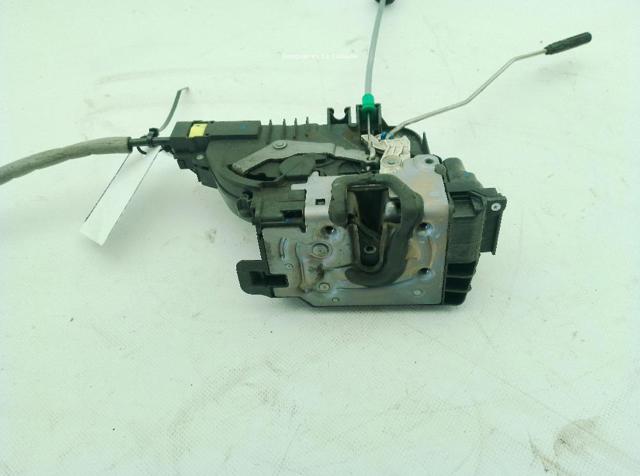 A4477200235 MERCEDES Cerradura de puerta delantera derecha  comprar en Jaén