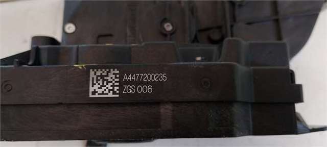 A4477200235 MERCEDES Cerradura de puerta delantera derecha  comprar en Lleida