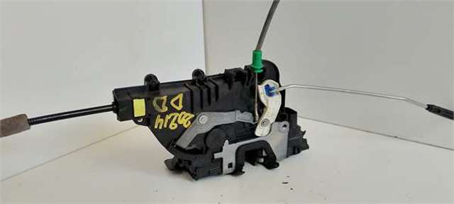 MERCEDES A4477200235 Cerradura de puerta delantera derecha  en stock Terrassa