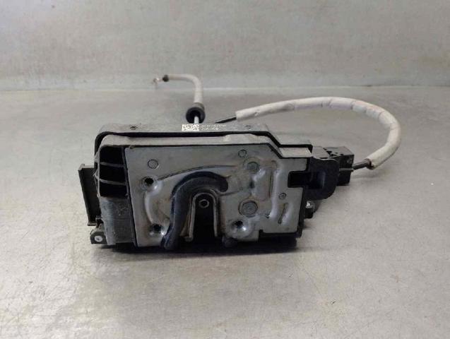 A4477200235 MERCEDES Cerradura de puerta delantera derecha  disponible Ourense