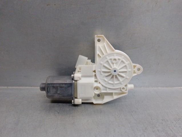 MERCEDES A4479063500 Motor del elevalunas de la puerta delantera izquierda  comprar en Albacete