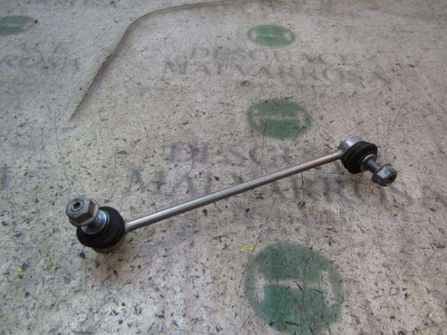 Soporte de la barra estabilizadora delantera A4513200189 MERCEDES