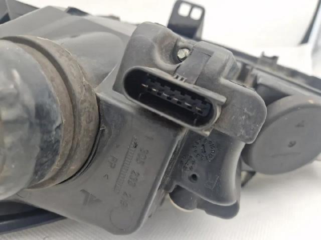 A4518200259 MERCEDES Faro derecho  en stock Huelva