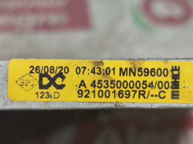A4535000054 Condensador aire acondicionado  en stock Sabadell