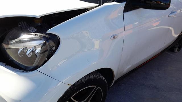 Aleta delantera izquierda para Smart FORFOUR 453