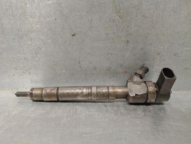 Inyector de combustible A6110700687 MERCEDES