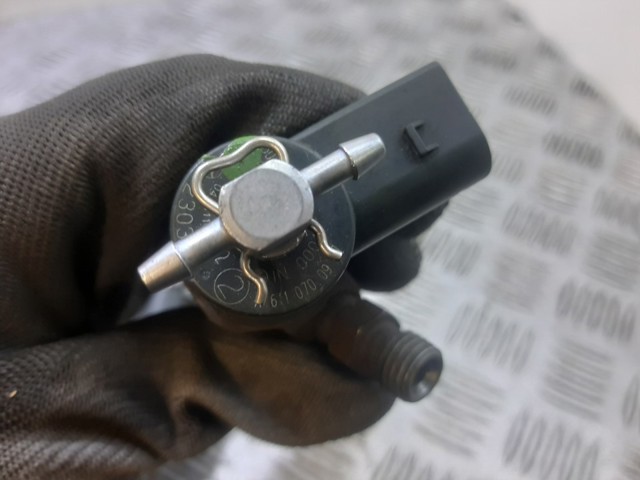 A6110700987 Inyector  en stock Sabadell