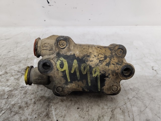 MERCEDES A6110900350 Bomba de combustible mecánica  disponible España
