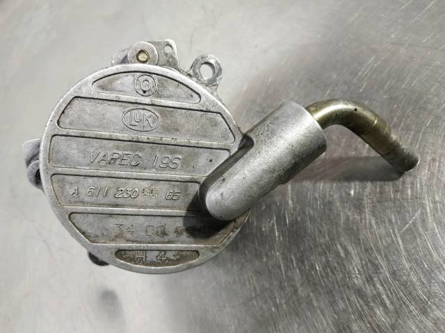 A6112300065 MERCEDES Bomba de vacío comprar Alcalá