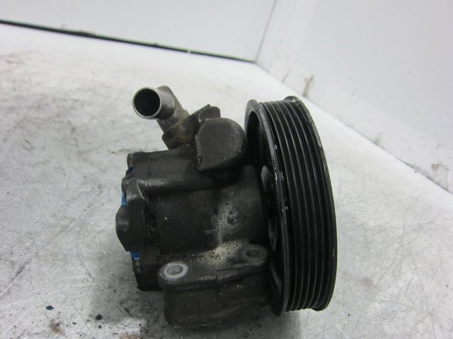 A6112300115 Polea de la bomba de dirección asistida  disponible Utrera