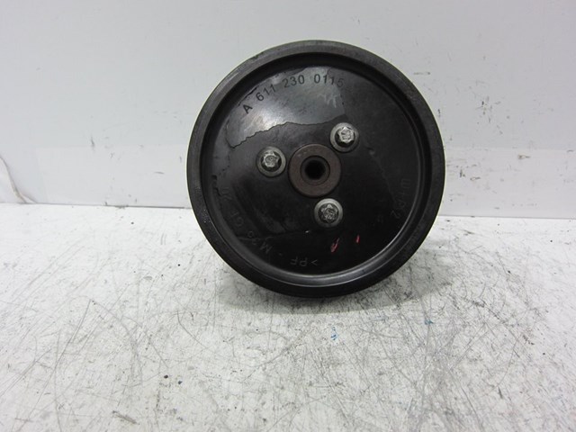 A6112300115 Polea de la bomba de dirección asistida  en stock Sabadell