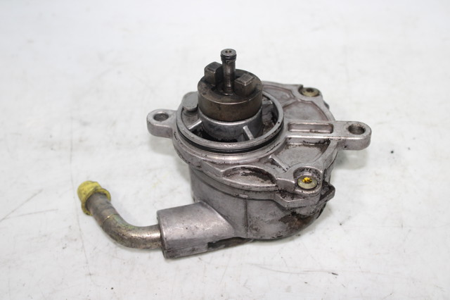 MERCEDES A6112300165 Bomba de vacío  en stock Terrassa