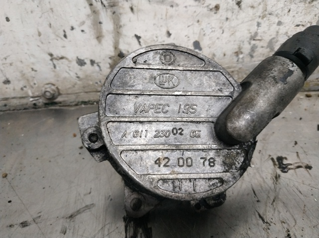 A6112300265 MERCEDES Bomba de vacío  comprar en Jaén