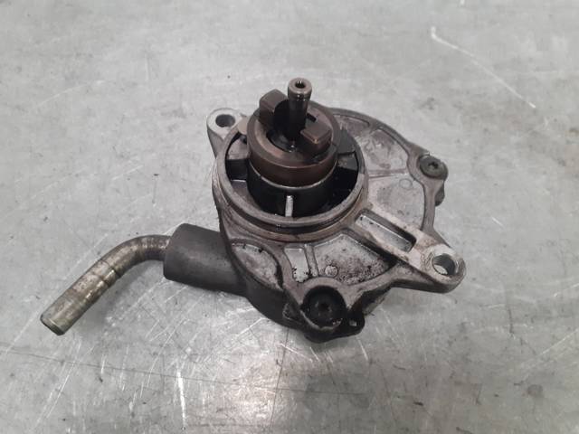 MERCEDES A61123065 Bomba de vacío  en stock Terrassa