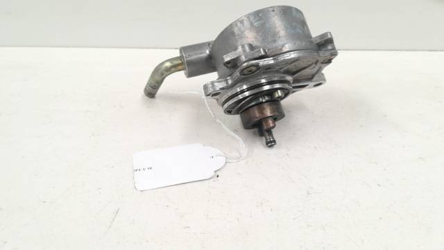 MERCEDES A61123065 Bomba de vacío  en stock Valencia