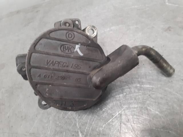 MERCEDES A61123065 Bomba de vacío comprar Pamplona