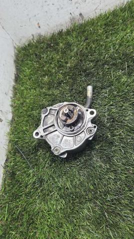 MERCEDES A6122300065 Bomba de vacío  disponible Valladolid