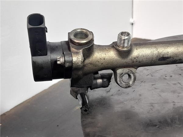 A6130700095 MERCEDES Rampa de combustible  disponible Ourense