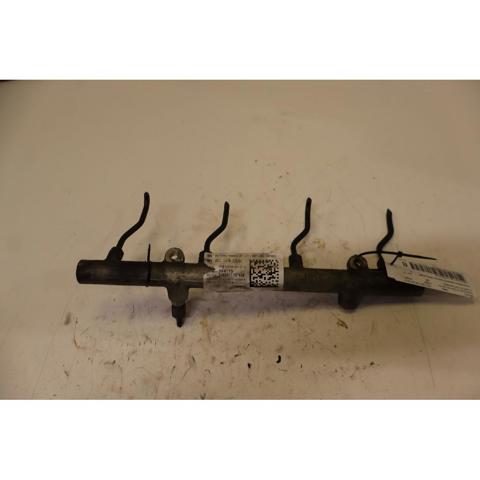 A6280700195 Rampa de combustible izquierda  comprar en Zaragoza