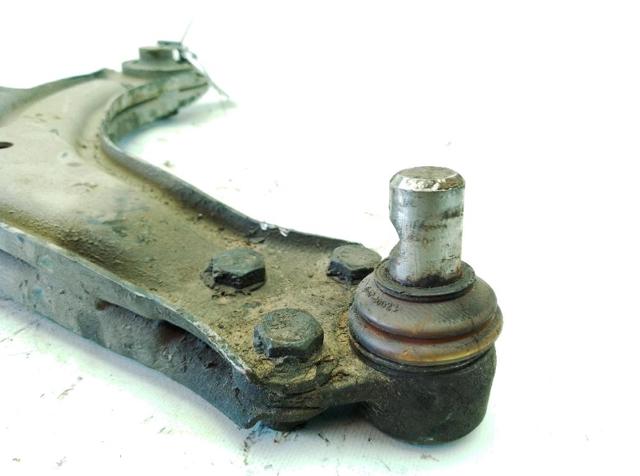 MERCEDES A6383300010 Brazo inferior izquierdo de la suspensión delantera  disponible Lugo