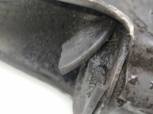 A6383300010 Brazo inferior izquierdo de la suspensión delantera  en stock Sabadell