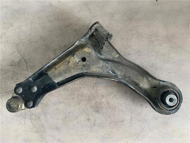 MERCEDES A6383300110 Brazo inferior derecho de la suspensión delantera  en stock Salamanca