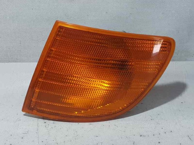 Luz indicadora izquierdo A6388200021 MERCEDES