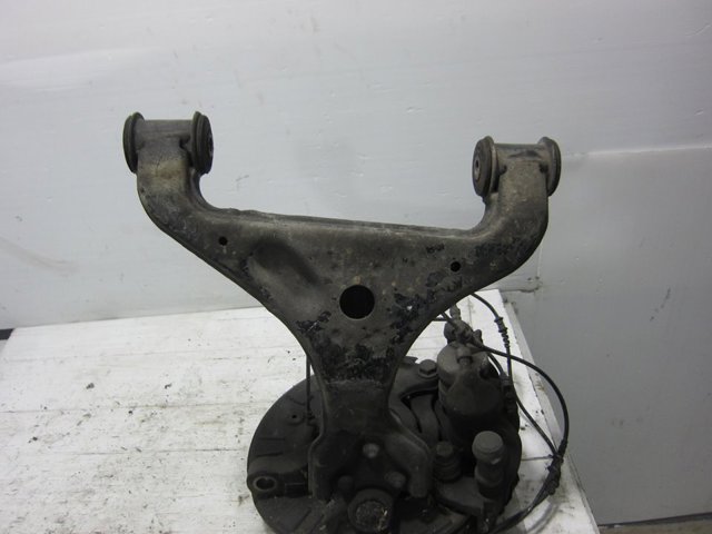 MERCEDES A6393300510 Brazo inferior derecho de la suspensión delantera  comprar en Murcia