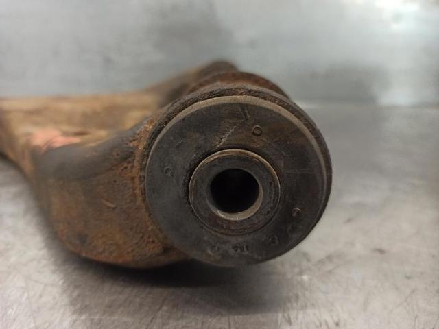 A6393300510 Brazo inferior derecho de la suspensión delantera  comprar en Pontevedra