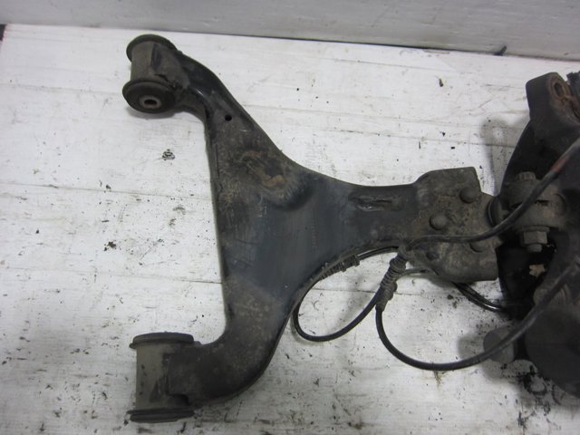 A6393300510 Brazo inferior derecho de la suspensión delantera comprar Almería