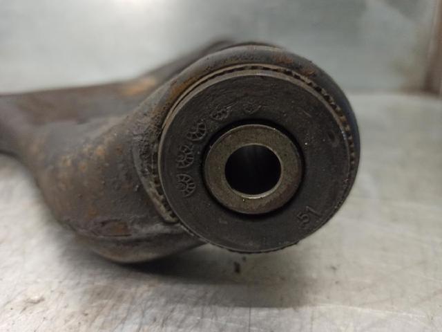A6393300510 MERCEDES Brazo inferior derecho de la suspensión delantera  comprar en Jaén