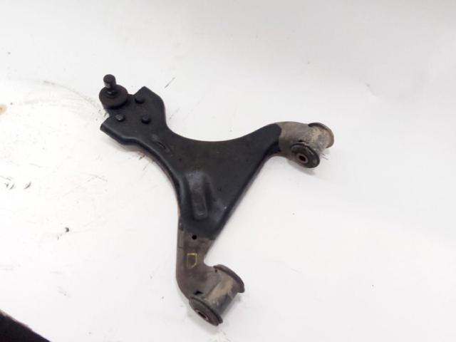 A6393300910 Brazo inferior derecho de la suspensión delantera comprar Sevilla
