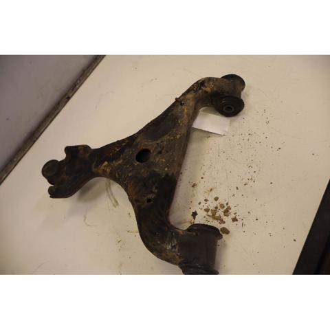 A6393300910 Brazo inferior derecho de la suspensión delantera  comprar en Pontevedra