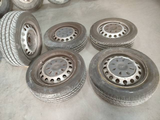 A6394010825 MERCEDES Tapacubos de rueda  disponible Ourense