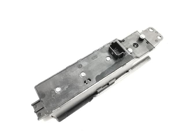 MERCEDES A6395450613 Unidad de control de elevalunas delantero derecho  en stock Terrassa
