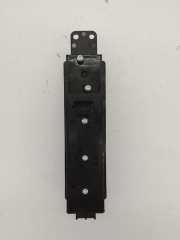 A6395450913 MERCEDES Interruptor de elevalunas delantera izquierda comprar Madrid