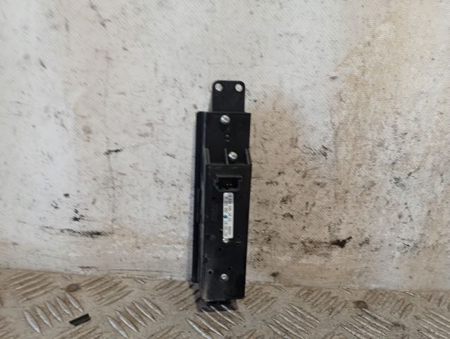 A6395451413 MERCEDES Unidad de control de elevalunas delantero derecho  disponible Vigo