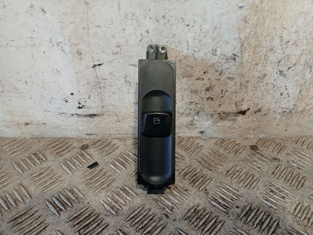 MERCEDES A6395451413 Unidad de control de elevalunas delantero derecho  comprar en Ponferrada